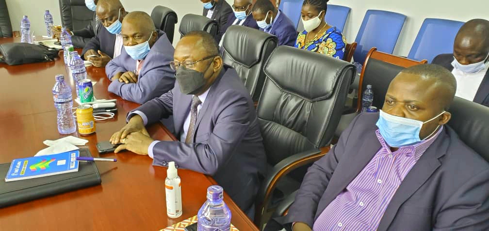 les députés nationaux en audience avec le Ministre de l'industrie