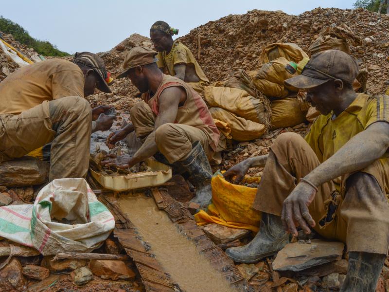  Exploitation minière illégale